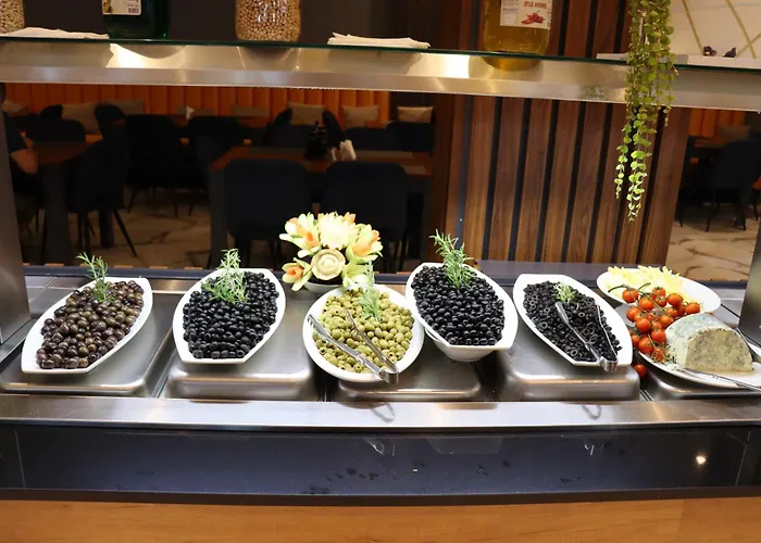 Amelia Mare Голем