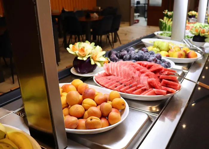 Amelia Mare Голем