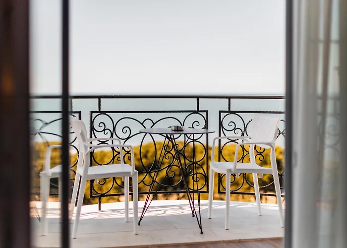 Отель Amelia Mare