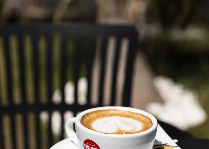 Отель Amelia Mare 5*