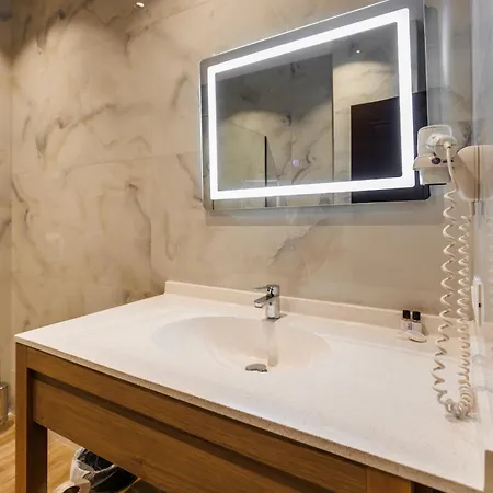 Amelia Mare 5* Golem (Tirana)