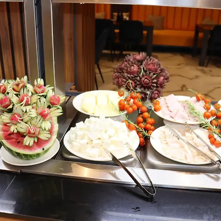 Amelia Mare Golem (Tirana)