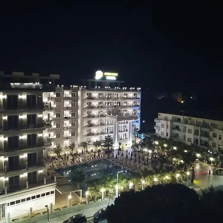 Amelia Mare Golem (Tirana)