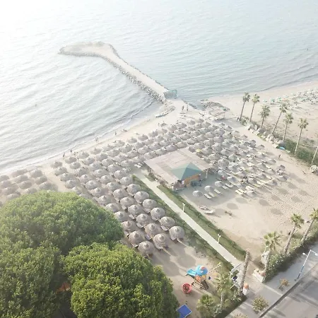 Amelia Mare Golem (Tirana)