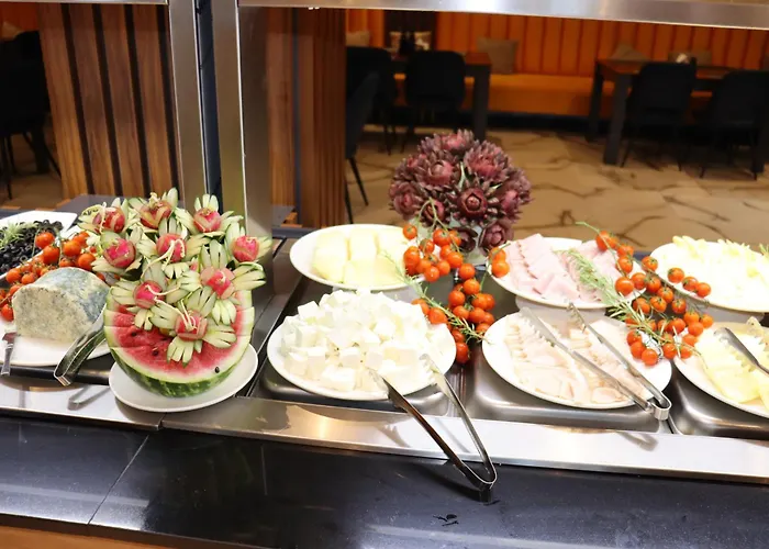 Amelia Mare Golem (Tirana)