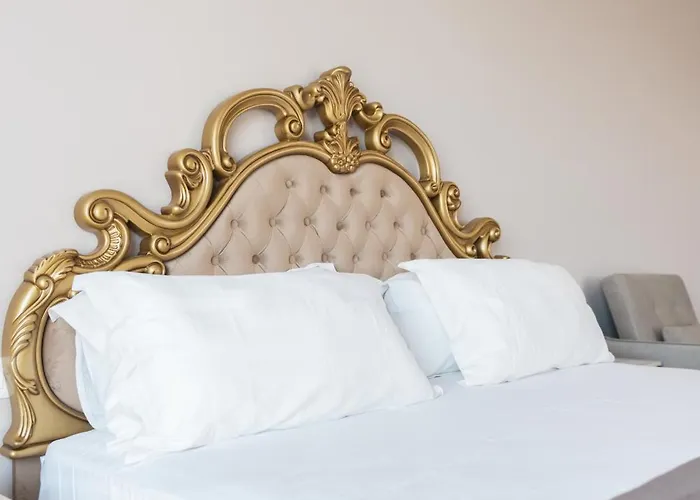 Amelia Mare Golem (Tirana)